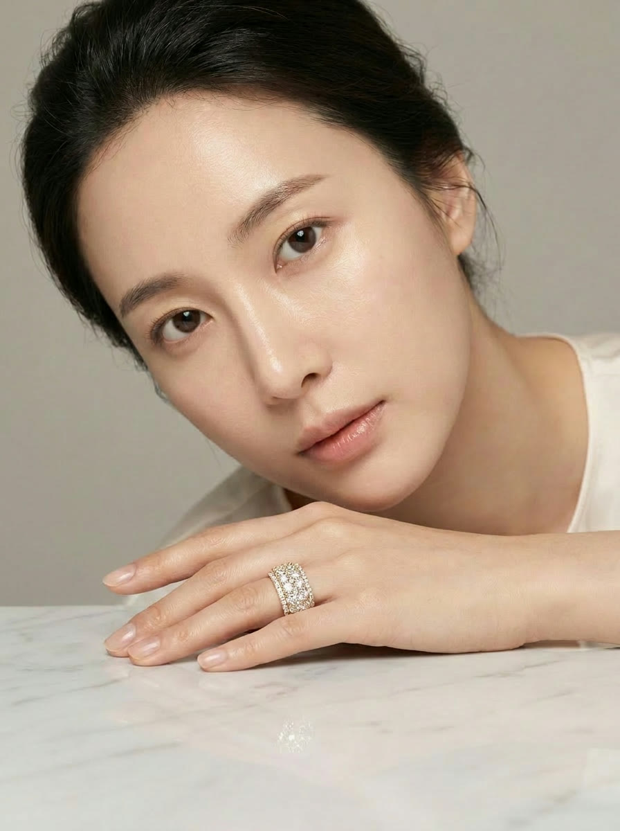 Clementine Diamond Band worn by model