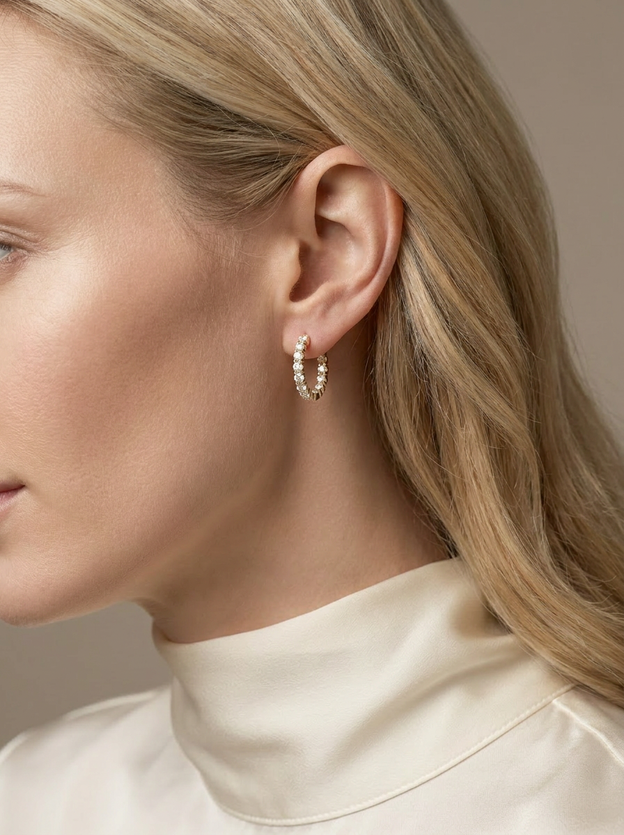 Holly worn on model